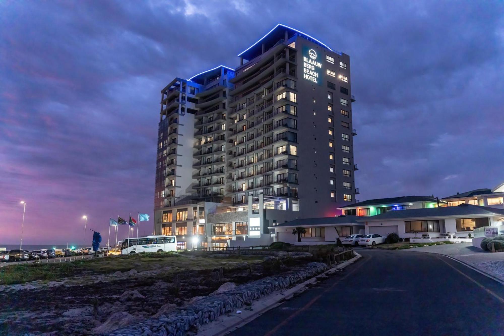 เบลาเบิร์ก บีช โฮเต็ล Hotel โบลแบร์กสตรานด์ ภายนอก รูปภาพ
