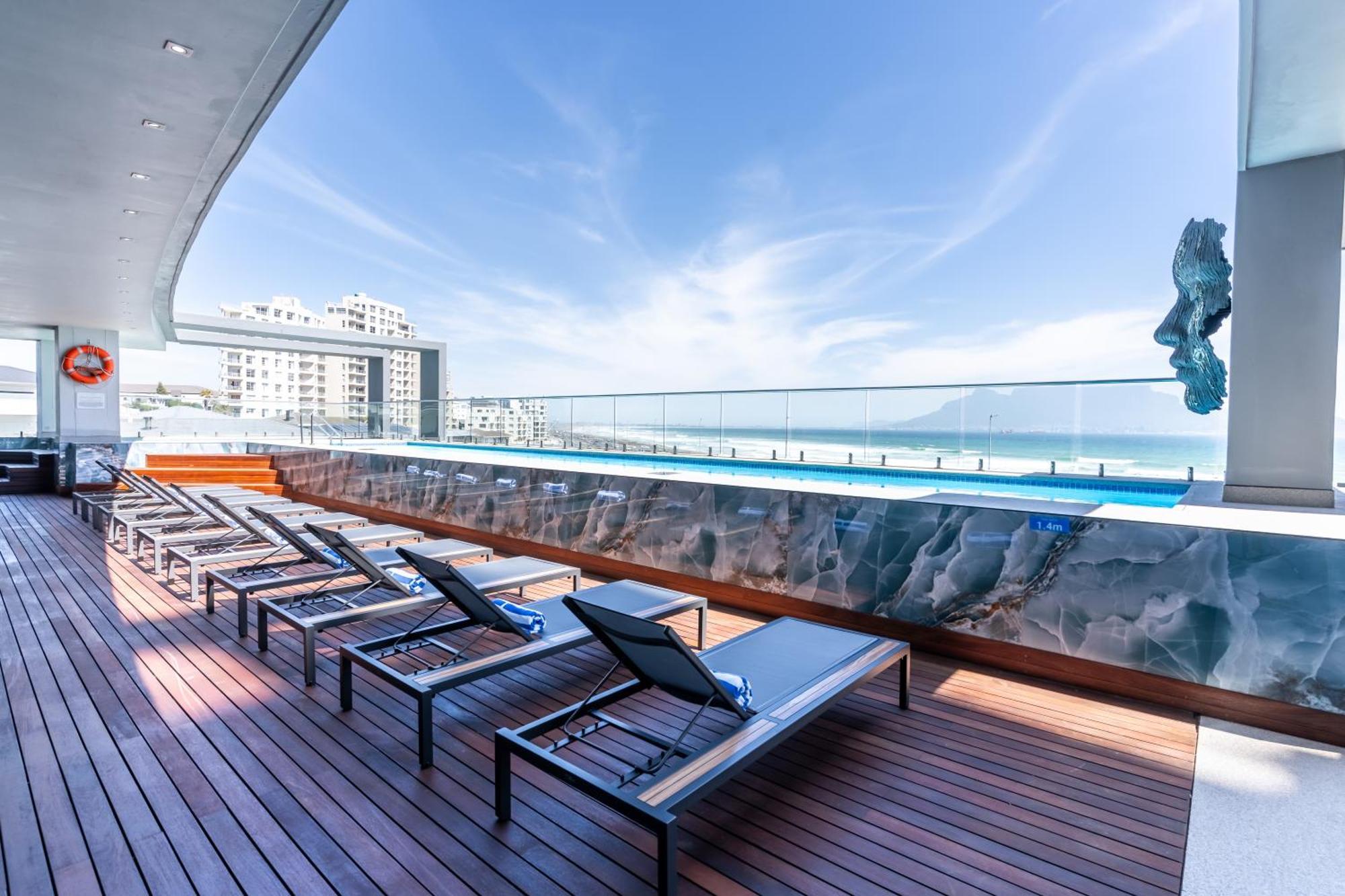 เบลาเบิร์ก บีช โฮเต็ล Hotel โบลแบร์กสตรานด์ ภายนอก รูปภาพ